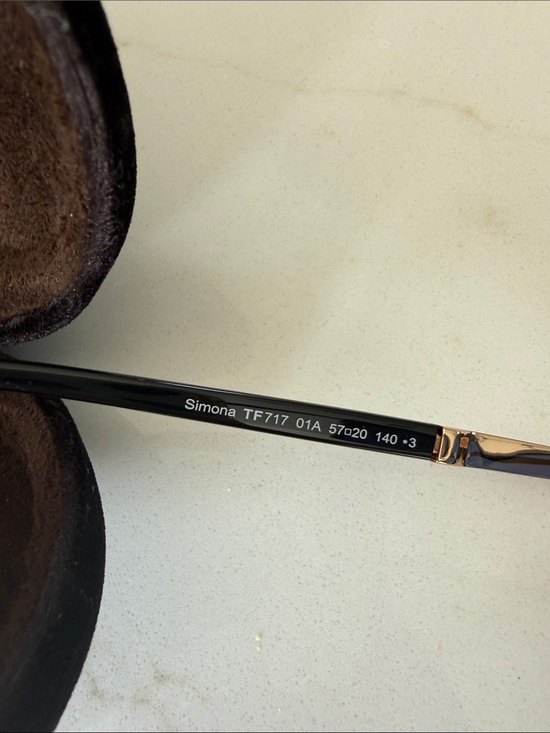 Tom Ford Black Cat-Eye Sunglasses with Gold Accents main image 5